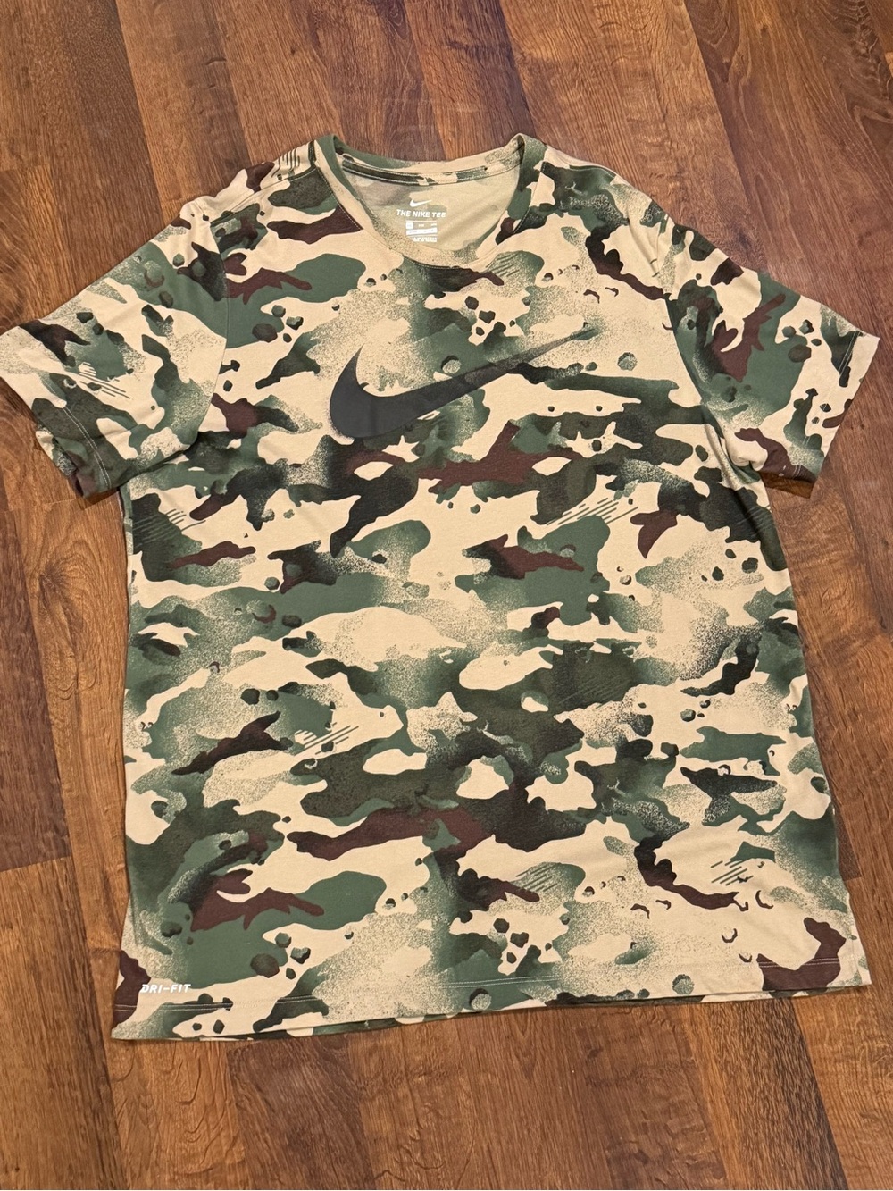 Nike Men’s Camouflage Short Sleeve Tee Shirt (size XXL)
